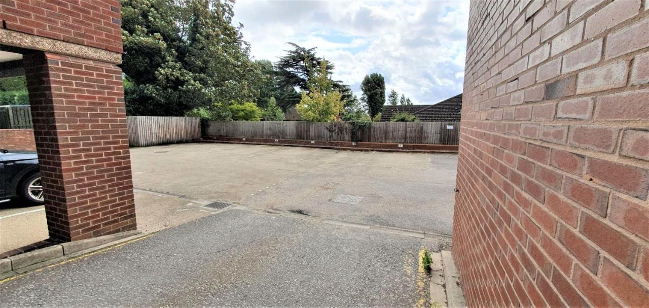Cliftonville Heights - 2 Bed Home Away From Home Northampton Buitenkant foto